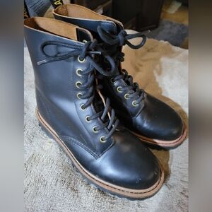 Dr Martens lace up boot